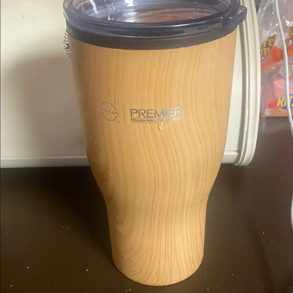Natural Wood Finish Tumbler with Lid